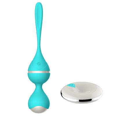 Vagin d'exercice de Kegel serrant des boules